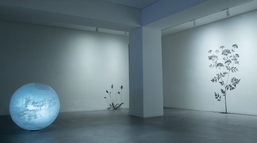 Ursula Palla, The Blue of the Distance, 2022, Installation, Teil der Planetenserie, © UP
